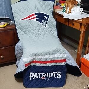 New England Patriots Quilted Chair Cover.